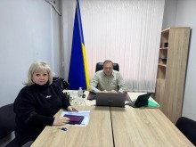 2. ⁠Заступник голови Донецької облдержадміністрації Олександр Шевченко з директором департаменту соціального захисту населення облдержадміністрації Оленою Токаревою