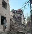 Зруйноваеий ворожим обстрілом будинок