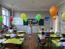 Учні Донеччини під час Першого уроку "Мова гідності - мова нескорених"