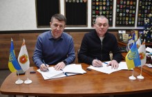 Керівники громад підписують меморандум про співпрацю