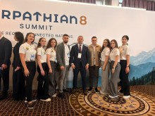 Фото молоді Донеччини з Міністром молоді та спорту України Матвієм Бідним
