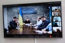 Віктор Микита та учасники наради