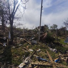 Зруйновані будинки після ворожого обстрілу