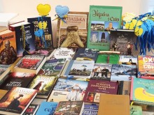 Книжки зібрані Дружківською громадою для українських військових у межах акції «Подаруй книгу Захиснику», ініційованої Донецькою обласною державною адміністрацією.