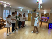 Вихованці виконують святкові вірші та колядки