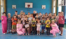До розважально-ігрової програми «Співанкова райдуга дитинства» долучилися діти Донеччини у ХАБі Очеретинської громади у м. Кам’янське