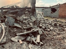 Зруйнований будинок після ворожого обстрілу
