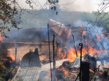 Пожежа в будівлі, у яку поцілив ворог.