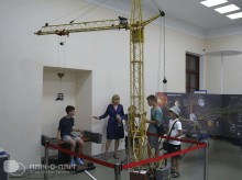 Екскурсія на інтерактивній виставці «Еврика». Наукове шоу поєднали з практичними експериментами.