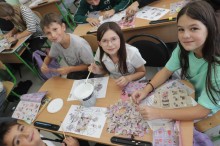 Діти Донеччини під час виконання творчих завдань на екомарафоні