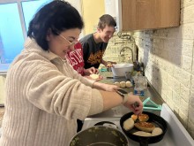 Учні та викладач Торецького професійного ліцею проходять психосоціальне розвантаження за допомогою спільного приготування їжі