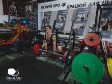 Бахмутський пауерліфтер під час тренуванння