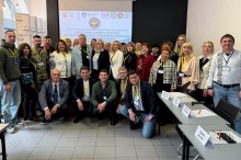 Учасники Всеукраїнської науково-практичної конференції з національно-патріотичного виховання під час пленарного засідання