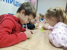 Діти Бахмутської громади працюють над спільним завданням