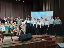 Спільне фото військових та солістів оркестру