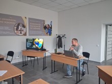 Інструктор ознайомлює слухачів з програмою курсу