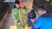 Діти під час активностей у літньому
пластовому таборі «Земля велетнів»