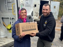 Представники Благодійної організації Благодійного фонду «GLOBAL EMPOWERMENT MISSION» GEM на постійній основі забезпечують мешканців Донеччини продуктовими наборами та питною водою