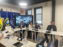 Учасники круглого столу за обговоренням