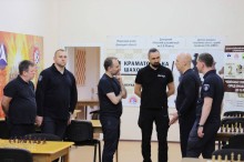 Вадим Філашкін та Олександр Камишін відвідують у Краматорську обласний шаховий клуб імені Олександра Момота.