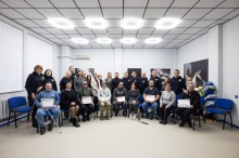 Володимир та Олена Зеленські разом з бійцями та співробітниками реабілітаційного центру