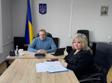 Заступник голови Донецької облдержадміністрації Олександр Шевченко та директор департаменту соціального захисту населення Олена Токарева