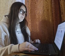 начальник гуманітарного відділу Криворізької сільської ради Дар'я  Іваненко проводить лекцію: «Війна за незалежність у контексті нової генерації гібридних воєн».