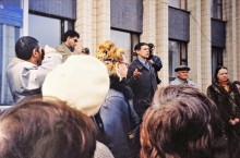 Іван Бірчак. Виступ на мітингу в Бахмуті 2004 рік. Фото з архіву Івана Бірчака