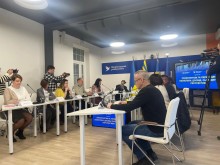 Учасники круглого столу за обговоренням