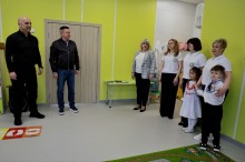 Вадим Філашкін та Олександр Гончаренко відвідують релокований дитсадок на Закарпатті