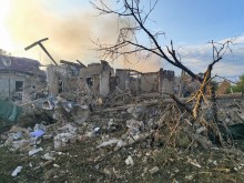 Зруйнований будинок після ворожого обстрілу
