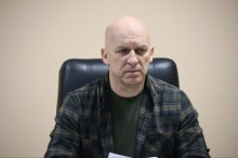 Вадим Філашкін головує під час засідання Ради оборони Донецької області