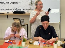 Пані Вікторія проводить майстер-клас