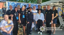 Спільне фото полійейських Донеччини під час Almedalen week – щорічного свята демократії у Швеції