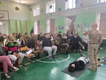 Учасники патріотичної таборової зміни «Ми разом» на заняттях з першої домедичної допомоги