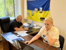Артур Насібян, начальник управління з питань ветеранської політики Донецької області, та Ганна Комелькова, заступник начальника управління, беруть участь в онлайн зустрічі з ветеранами та членами родин загиблих (померлих) Захисників і Захисниць України Новодонецької селищної територіальної громади.
