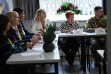 Учасники Всеукраїнської науково-практичної конференції з національно-патріотичного виховання під час пленарного засідання