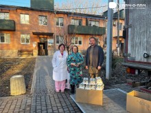 Заступник начальника Часовоярської міської військової адміністрації Руслан Прийменко передав гуманітарну допомогу будинку ветеранів.