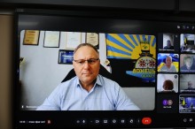 Володимир Мицик бере участь у засіданні комісії