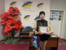 Жінка – переселенка з Донеччини отримала гуманітарну допомогу від благодійного фонду Братів Мкртчан