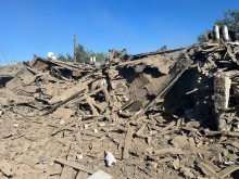 Зруйновані будинки після ворожого обстрілу