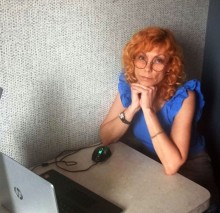 Голова ГО «УКРАЇНСЬКИЙ ІНСТИТУТ АНТИКРИЗОВОГО МЕНЕДЖМЕНТУ», голова громадської ради при виконавчому комітеті Костянтинівської міської ради, членкиня обласної громадської ради Донецької ОДА - Лілія Мирошниченко