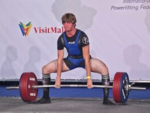 Краматорець Олексій Бичков виконує вправу станова тяга на чемпіонату світу з пауерліфтингу