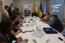 Зустріч представників Донеччини з Міністром молоді та спорту України Матвієм Бідним. Атмосфера офіційна та зосереджена