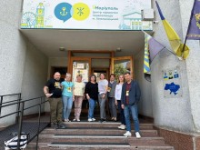 Загальне фото працівників центру та представників облдержадміністрації