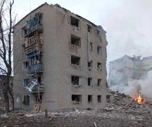 Зруйнований будинок після ворожого обстрілу