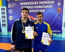 Борець греко-римського стилю Анатолій Новаченко разом зі своїм тренером Сергієм Васильченком