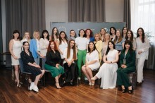 Спільне фото з учасницями І сесії міжнародної програми жіночого лідерства The Alliance Of Her Ukraine Class 2026