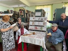 Мешканці на екскурсії до бібліотеки Великобудищанської громади
