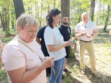 Керівництво Донецької ОДА і Покровської МР отримали подарунки від молоді